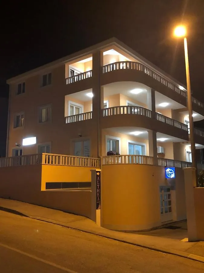 Apartment Holiday Trogir 0*,